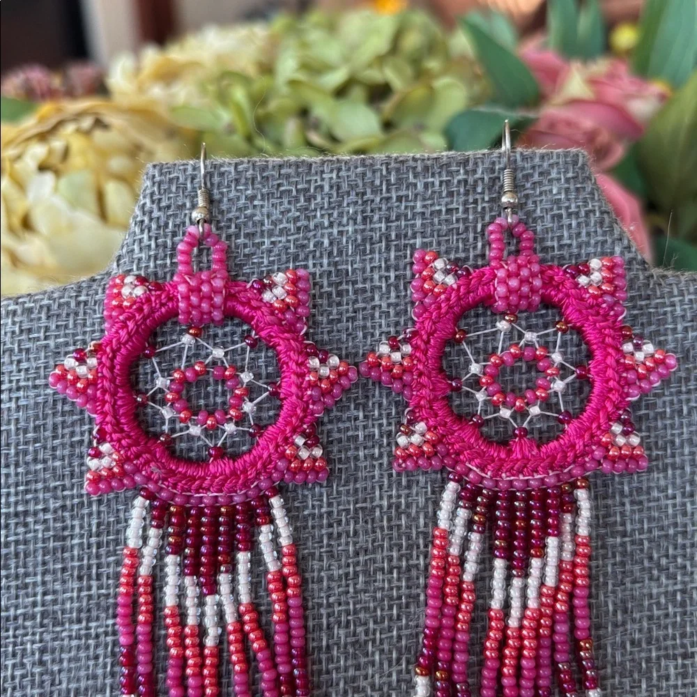 Handmade Native American Seed Bead Dreamcatcher Drop Earrings Pink Red White - Picture 6 of 12